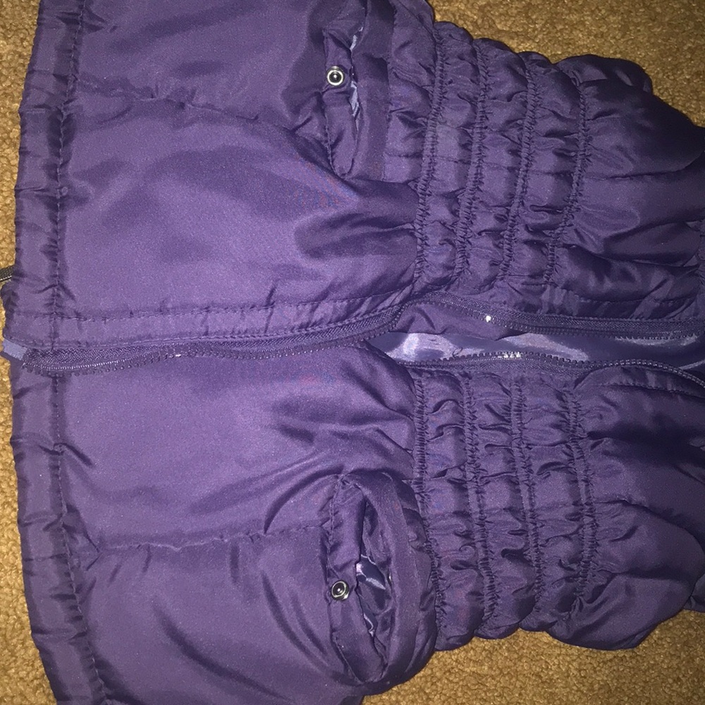 Vest - Picture 4 of 4